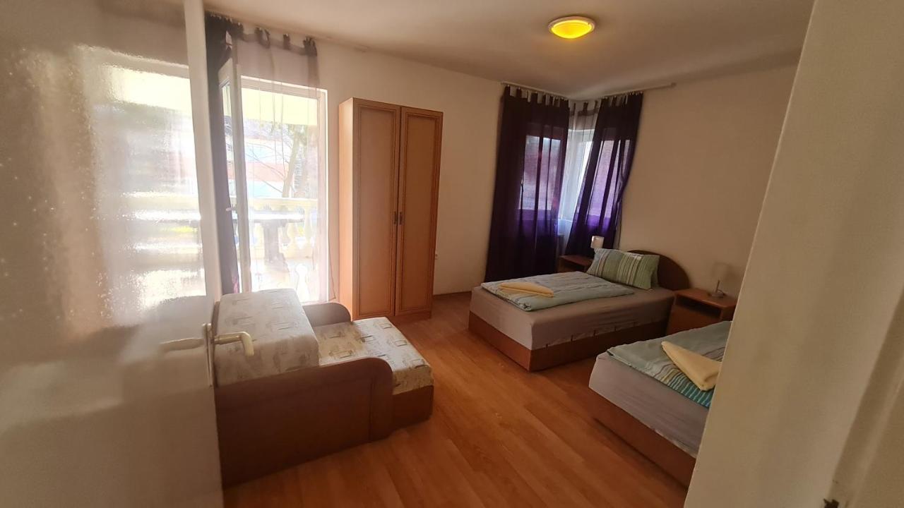 Yellow Sun 2 Apartman Siofok Exterior photo